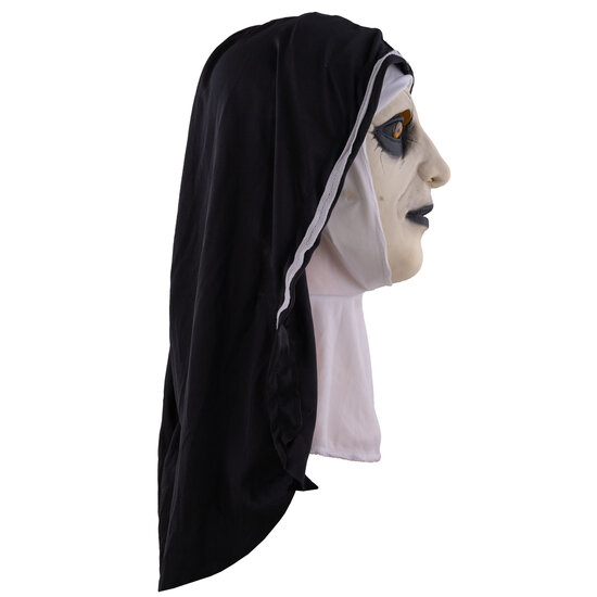 Masker conjuring scary non