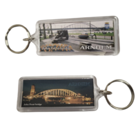 Souvenir Arnhem Sleutelhanger - Combinatie John Frost Bridge Bij Nacht En Dag