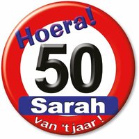 Button Verkeersbord - Verjaardag - Hoera Sarah 50